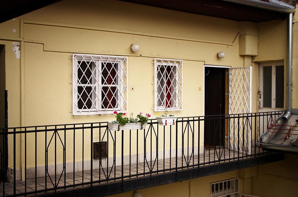 Sunny Ap In The Citycentre Budapest Exterior foto